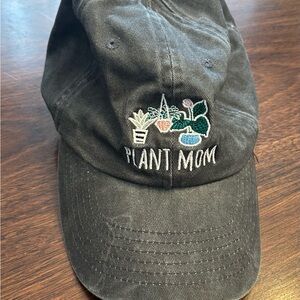 Gray 'Plant Mom' Embroidered Cap